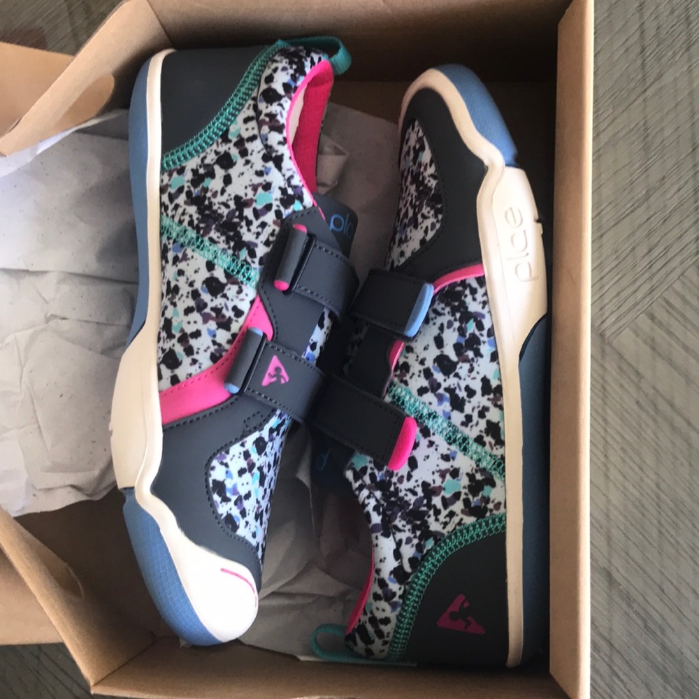 Plae Shoes - Girl - Size 3 - TY - BRAND NEW